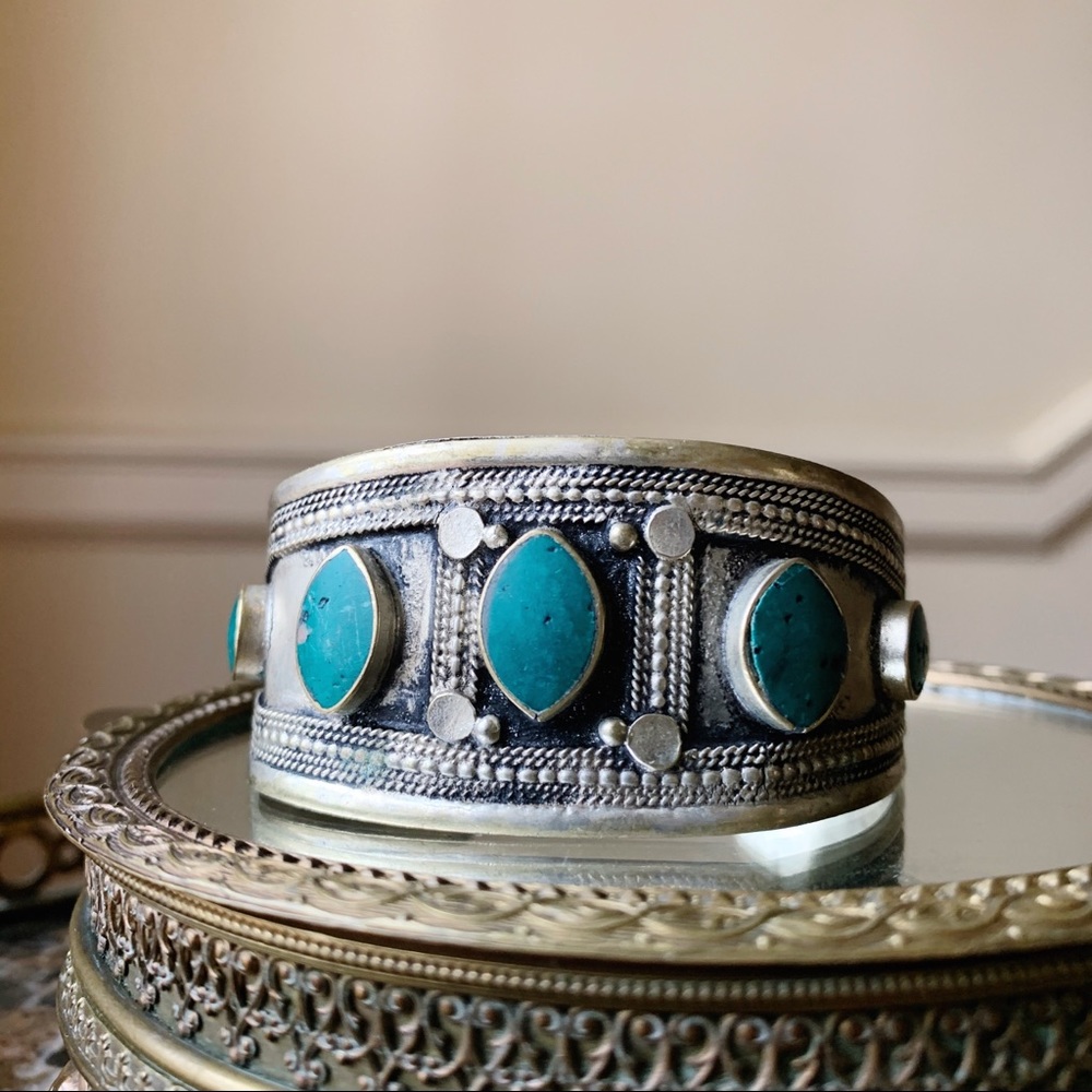 Stone Cuff Bracelet - Picture 5 of 6